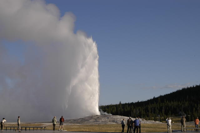 2007.09.02.Old Faithful0030